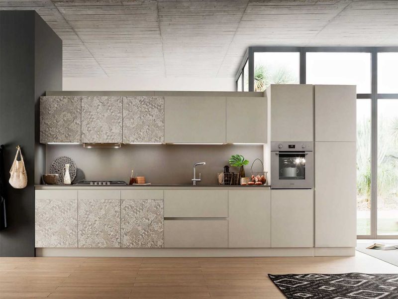 Les voisins ont dépensé une fortune pour des meubles de cuisine sur mesure. J'ai été agréablement surpris après avoir lu ça. J'avais vraiment envie de démolir ma propre maison !