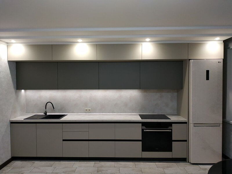 La conception de la cuisine est grande et pratique, et le style de décoration simple est le roi !